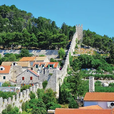Nice In Hvar With Kitchen 흐바르