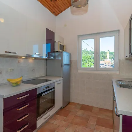 아파트 Nice In Hvar With Kitchen